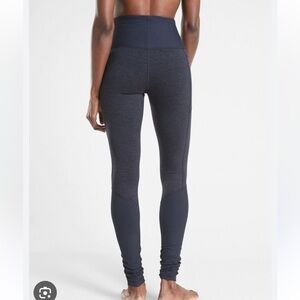 Athleta exhale heel tight in navy stash pocket s